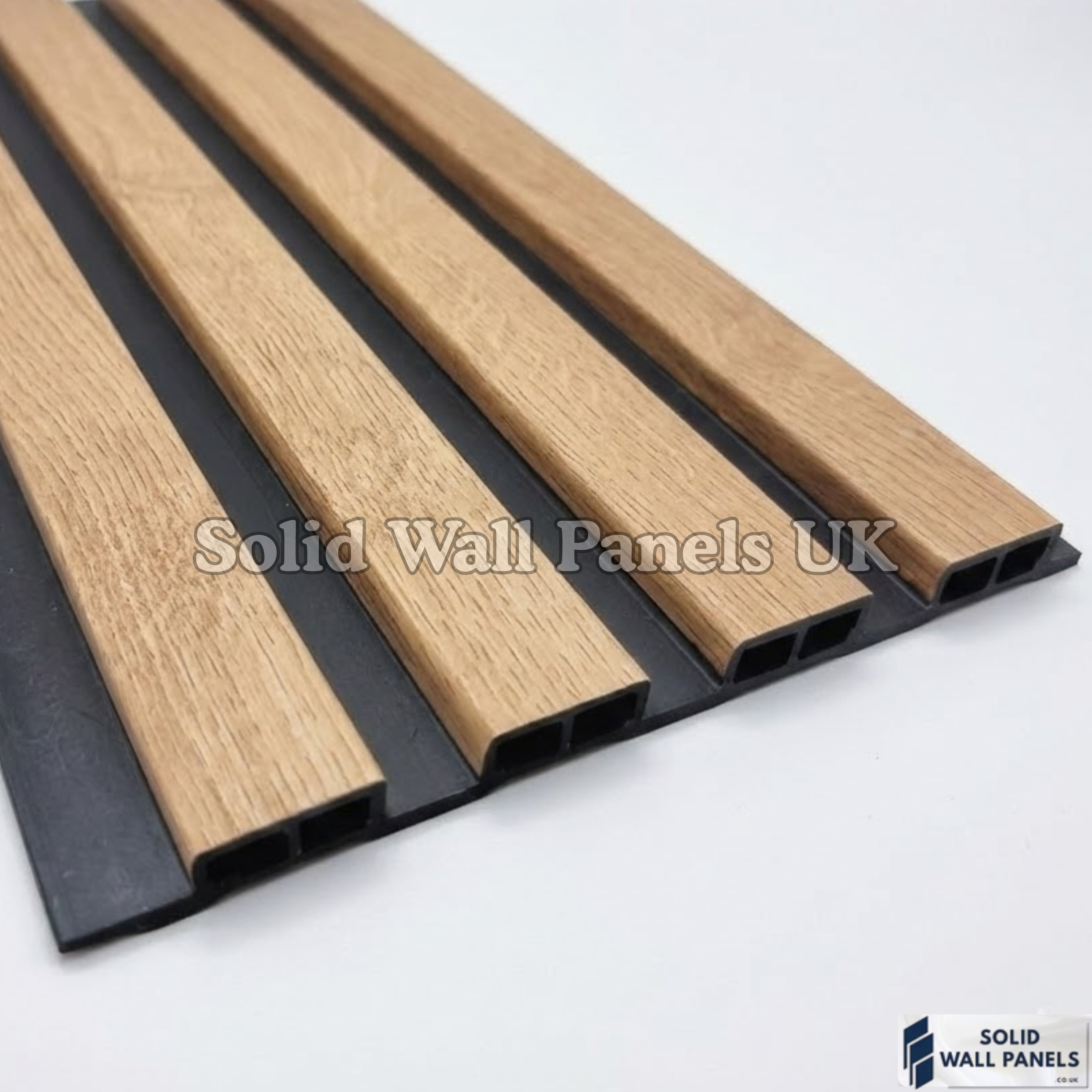 Light Oak Wood Effect WPC Slatted Wall Panels – Waterproof Indoor & Outdoor Cladding | Solid Wall Panels